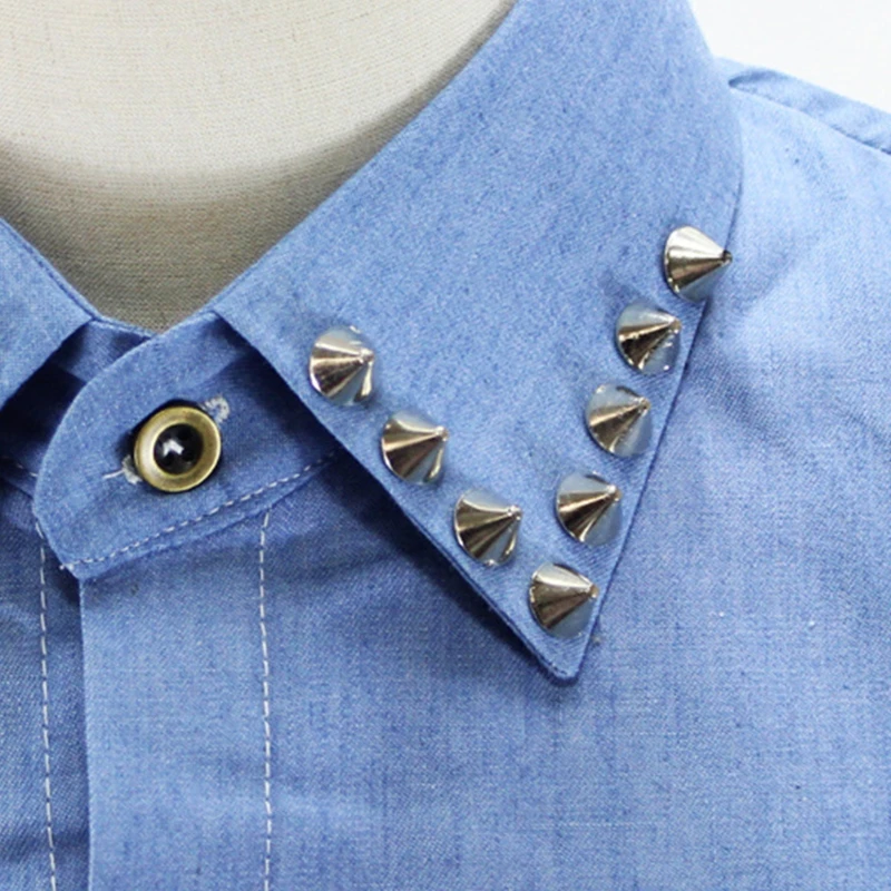 Женская джинсовая голубая полурубашка с имитацией воротника и серебряными