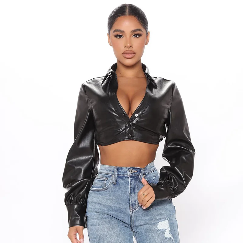 

Блузка из искусственной кожи с рукавами-фонариками и отложным воротником