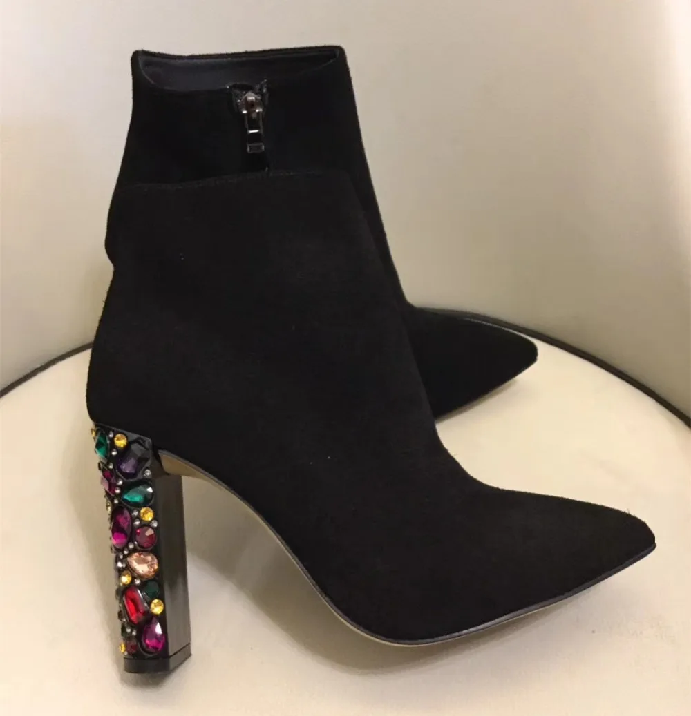 Женские замшевые ботильоны на высоком каблуке модные полусапожки со стразами