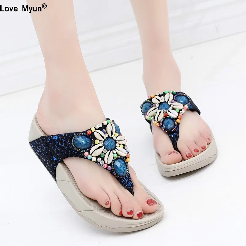 Женские босоножки на танкетке удобные сандалии платформе для отдыха с бусинами