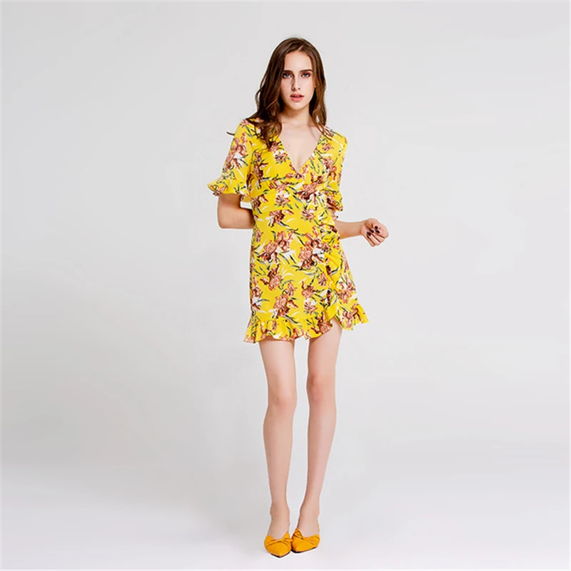 

Women's Sexy Printed Dress Travel Vacation V-Neck Floral Short-Sleeved Ruffle Skirt 2021 Spring And Summer Women's Clothing