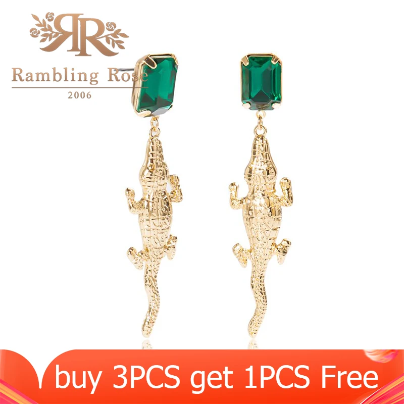 Женские серьги гвоздики под крокодила золотистые с кристаллами украшенные