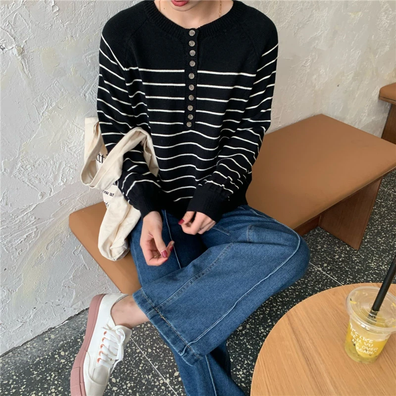

CYJR New 2020 Autumn Winter Women Sweater V-Neck Buttons Knitted Pullovers Striped Casual Fashionable Wild Tops