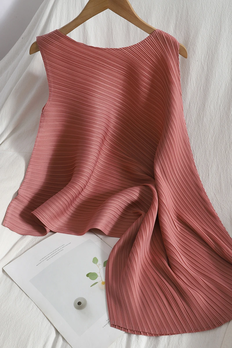 

Summer New Fashion All-match Sleeveless Vest Tops Are Thin, Irregular Solid Color Pleated Tops Women