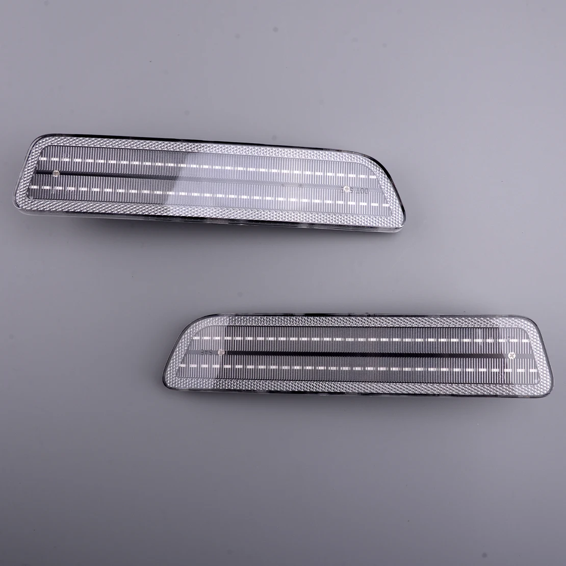 

2Pcs Clear Lens LED Rear Bumper Side Marker Indicator Light Turn Signal Lamp Fit for Ford Mustang 2005 2006-2009 4R3Z15A201AA