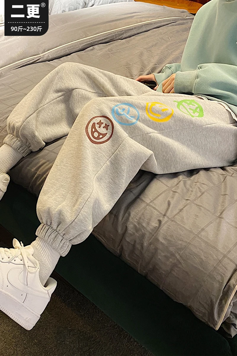 

Fashion Mens Vintage Washed Hip Hop Smile Face Printed Loose Fit Denim Pants Urban Style Trousers Male Sweatpants