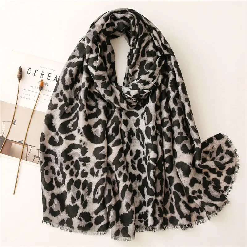 

Autumn Fashion Grey Leopard Fringe Viscose Scarf Lady High Quality Print Hijab Shawls and Wraps Female Foulards Echarpe Designer