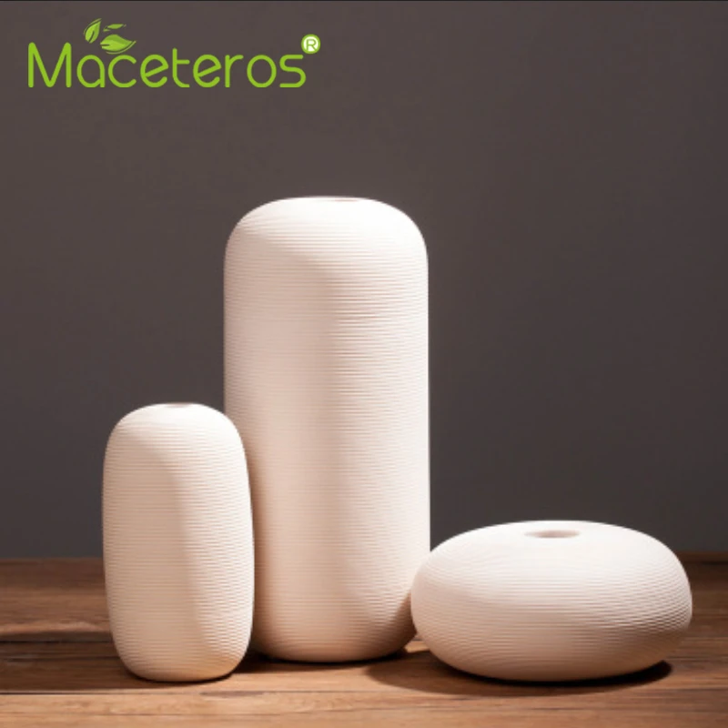 Ваза керамическая в современном креативном стиле простой орнамент для цветов