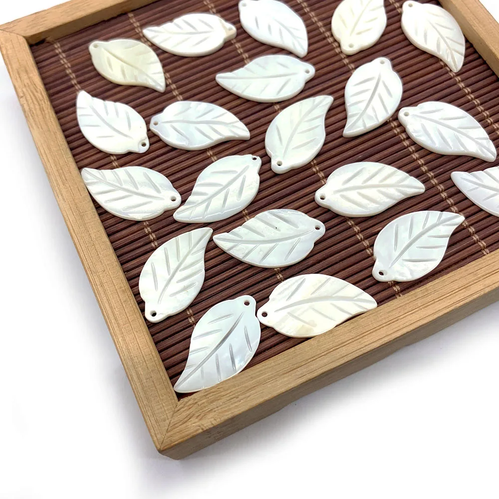 

5pcs Natural Freshwater Shell Pendant Leaf Shaped Mother-of-Pearl Fashion Charming Bead Pendant Necklace Earrings Jewelry