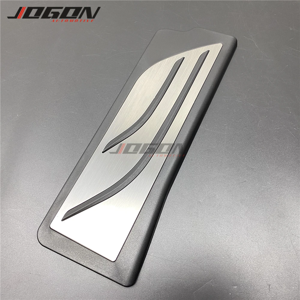 Для леворульных автомобилей в интерьер автомобиля педаль акселератора газ