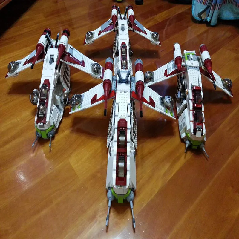 

В наличии набор игрушек для детей 05041