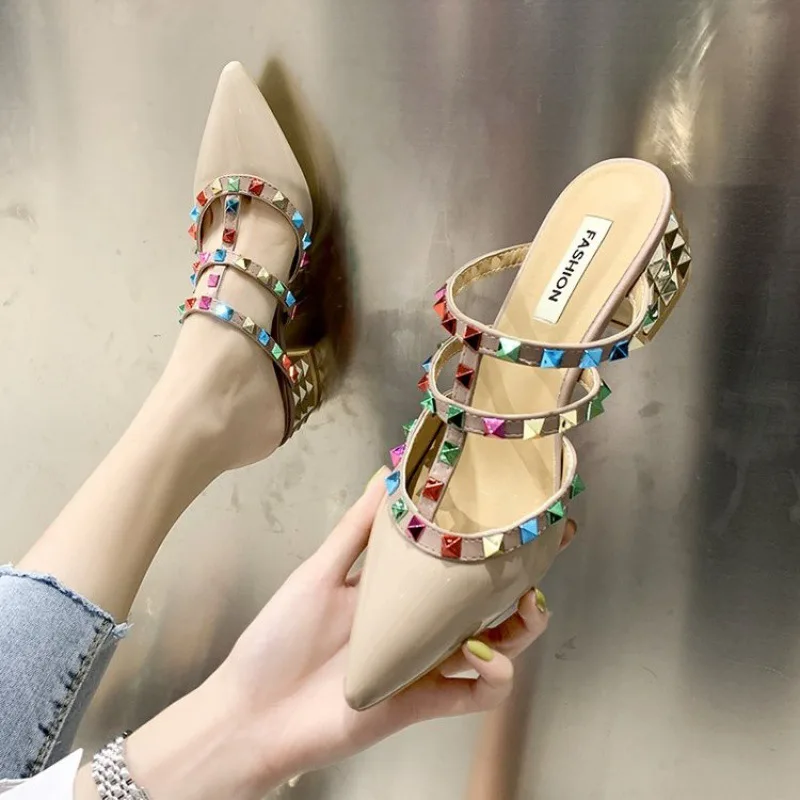 

2021 Women Slippers Summer Ladies Shoes for Women Pointed Toe Square Heel Basic Rivet House Slippers Zapatos De Mujer