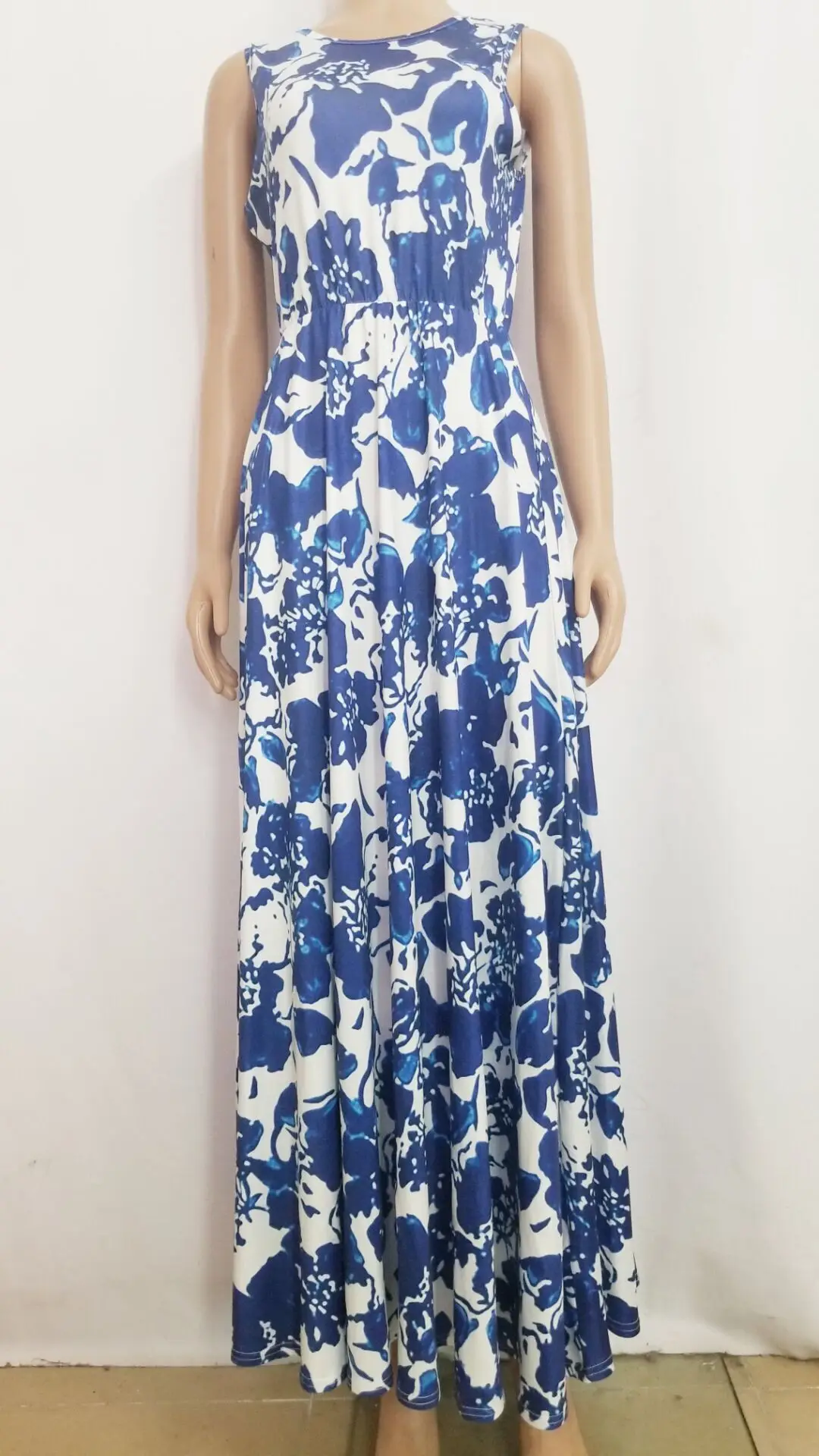 Летнее одинаковое платье для мамы и дочки Сарафан из полиэстера с цветочным