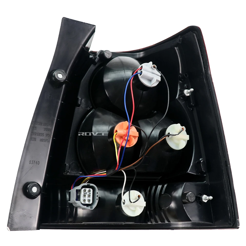 

ROVCE Car Tail Light For Land Rover 2010 2011 Freelander 2 L359 LR022053 LR022050 White Rear Taillights