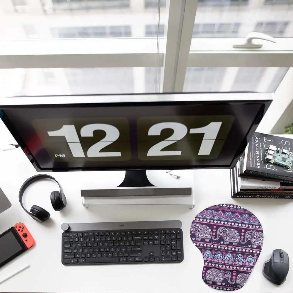 

Game Mouse Pat Silicone Soft Mouse Pad with Wrist Rest Support Mat for Gaming PC Laptop for Mac 198*249*4 mm