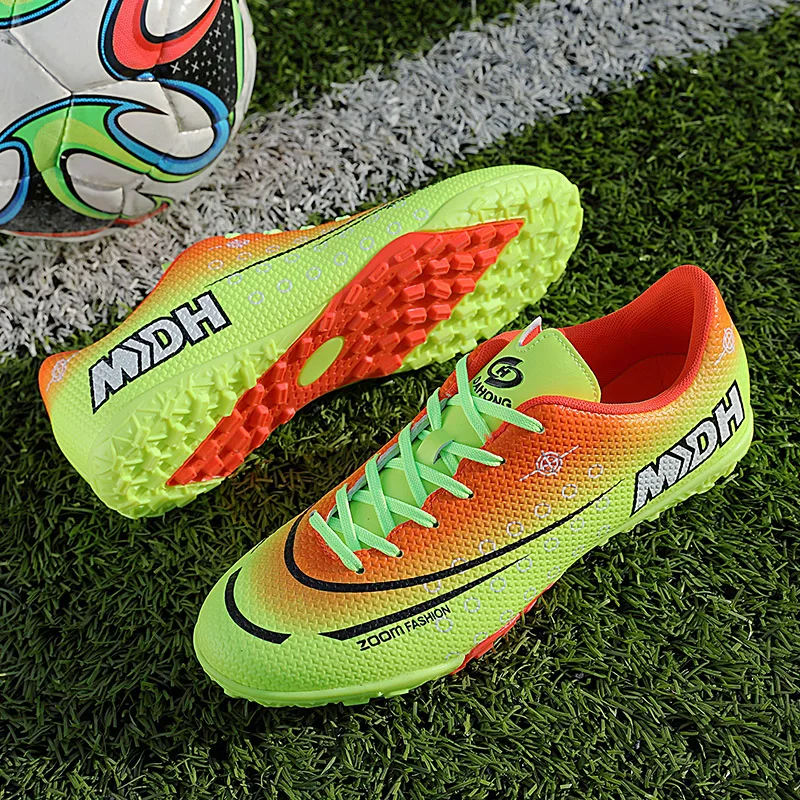Кроссовки для футбола с длинным носком удобные легкие трендовые противоударные