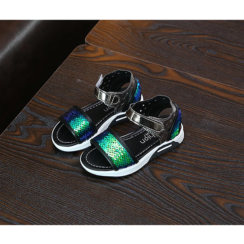 Летние зеленые фиолетовые модные сандалии с блестками на мягкой подошве для