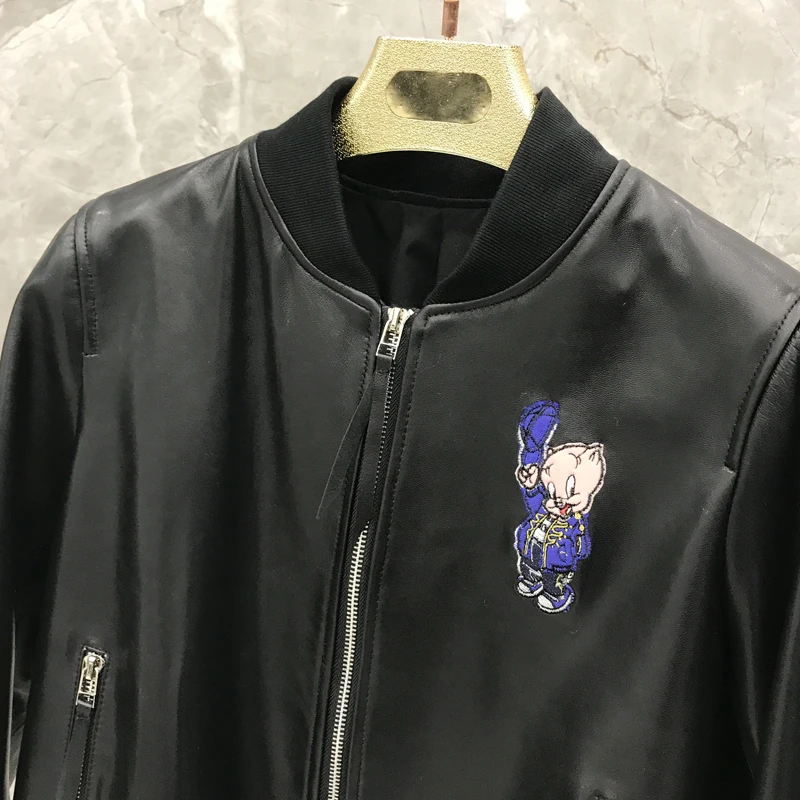 2020 Весенняя короткая бейсбольная форма с вышивкой свиньи кожаная куртка из