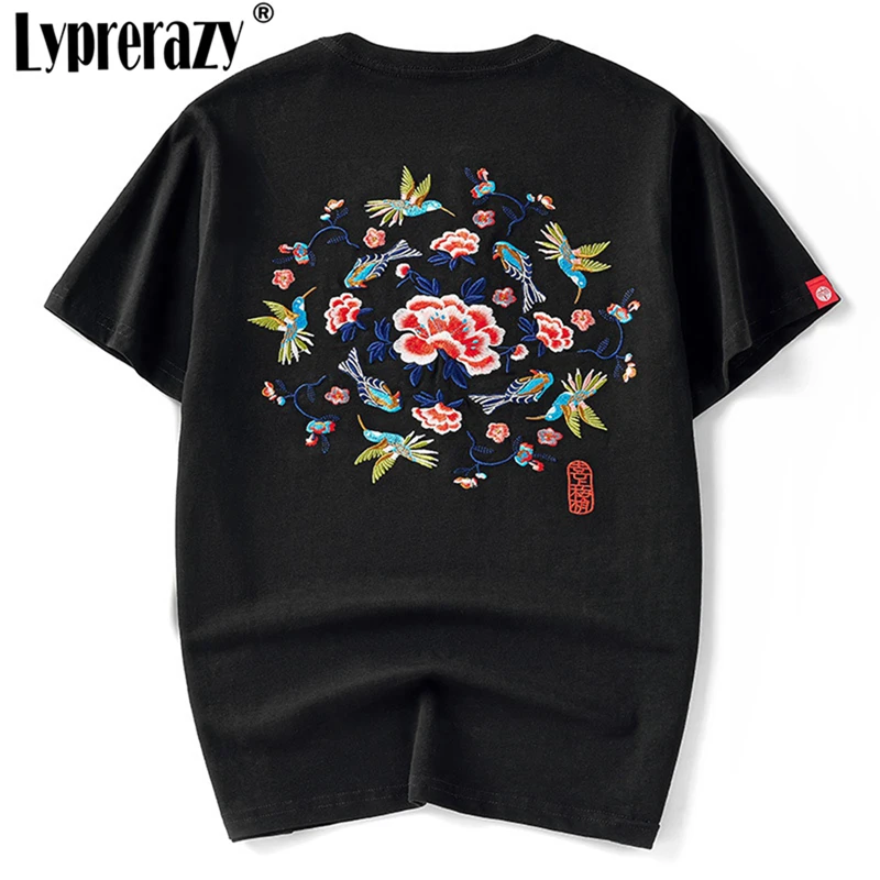 

Футболка мужская из хлопка с коротким рукавом и вышивкой