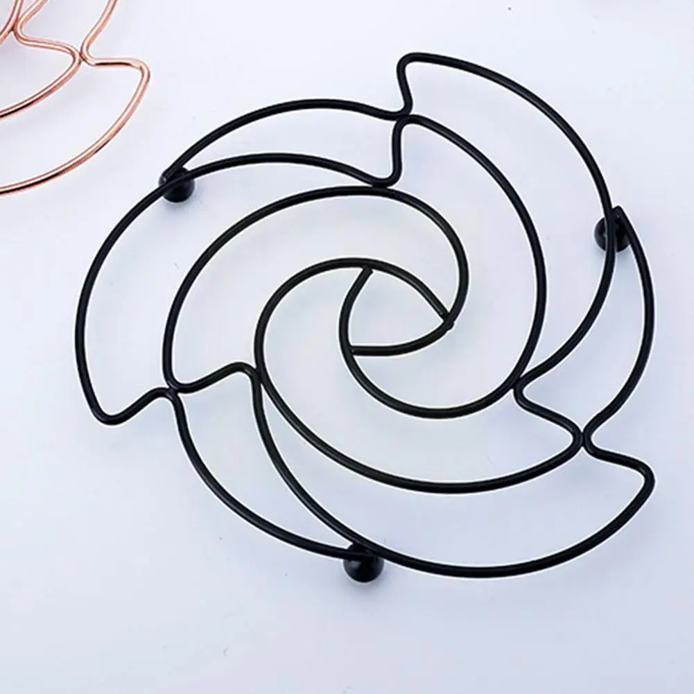 

Iron Placemat Pan Pot Mat Holder Stand Hot Round Placemats Drink Coasters Mats Mat Table Gadgets Placemat Kitchen Cookware