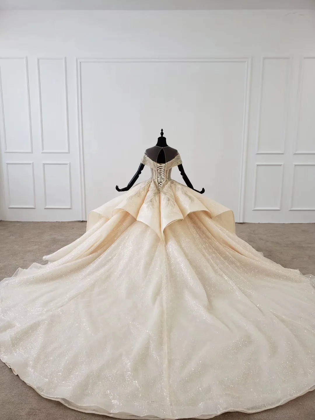 

Champang Petite Wedding Dress 2020 crystals bead Long Sleeve Applique Sequin Backless Bride Dresses New Vestido De Novia Bohemio