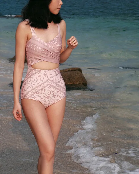 

New Swimsuit Women's Sexy Slim Cover Belly Beauty Back Fashion Pattern Conservative One-Piece Bikini