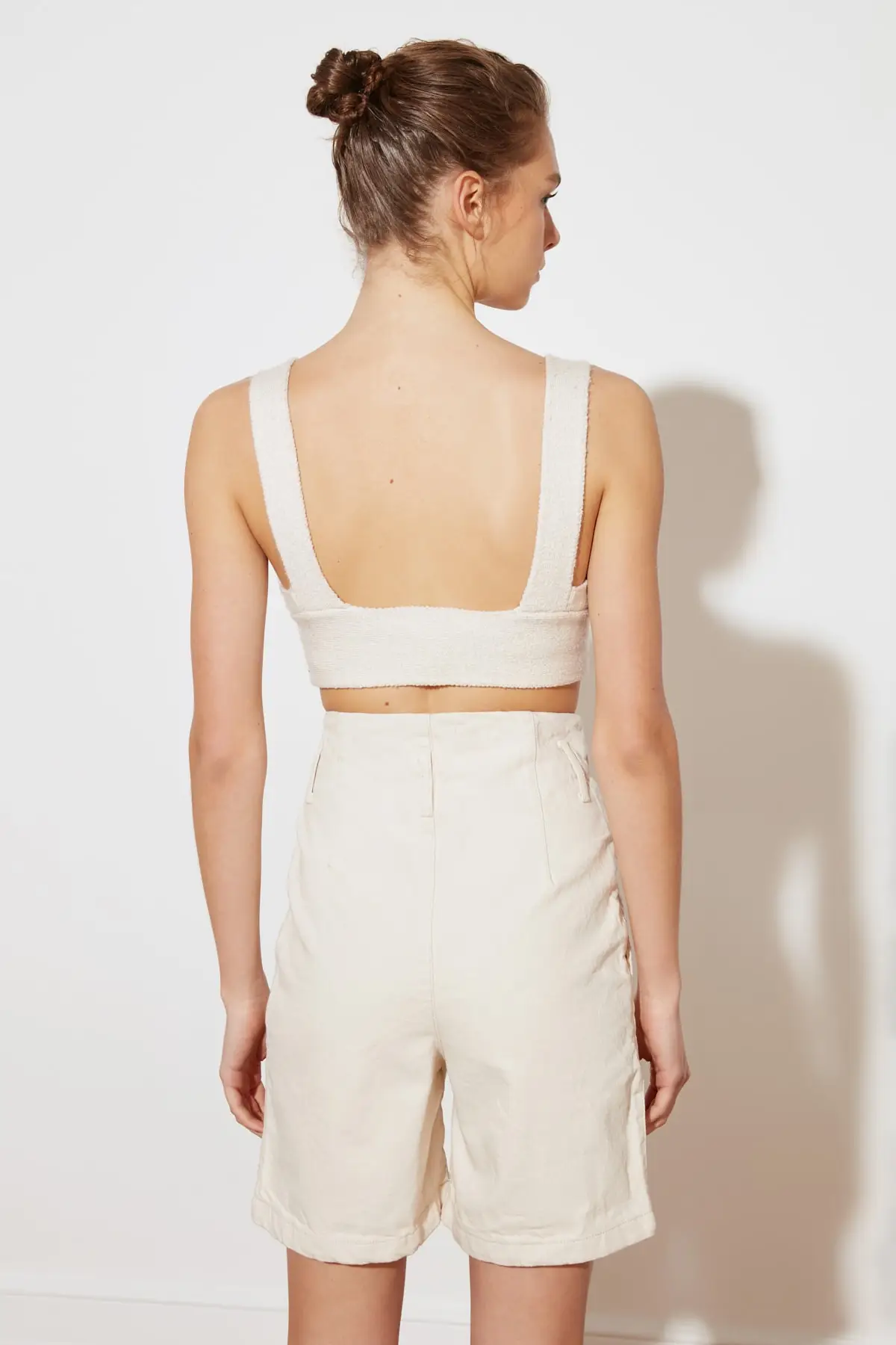 

Trendyol Front Button Arched Denim Shorts TWOSS21SR0126