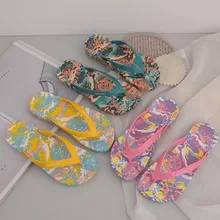 Tongs d'été antidérapantes pour femmes, nouvelles pantoufles plates confortables pour femmes, tongs de plage à la mode, pantoufles souples pour chambre à coucher  (1)