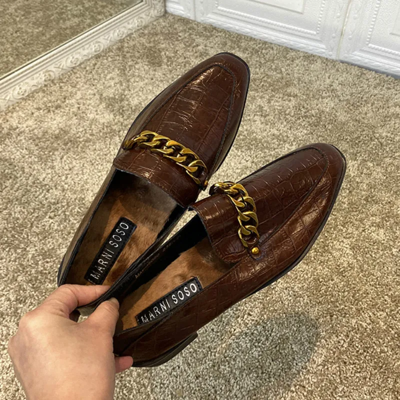 Женские туфли-оксфорды на низком каблуке из лакированной кожи аллигатора с