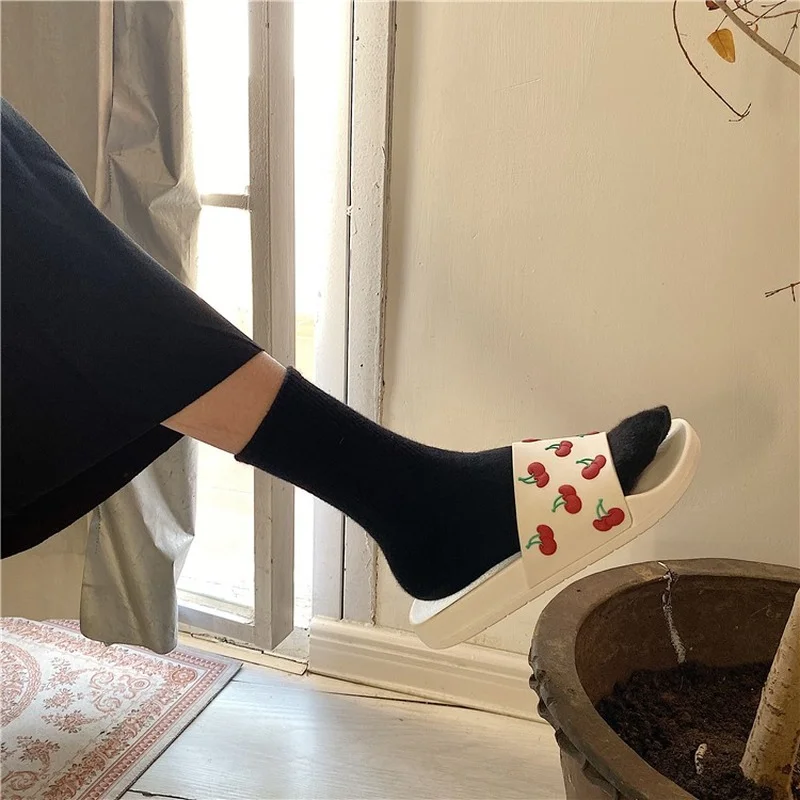 

2021 New Slippers Female Summer Ins Wind Fruit Outer Wear Seaside Vacation Sweet Beach Shoes Sandals and Slippers