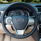 Прошитый вручную черный кожаный чехол на руль для Toyota Camry 2012