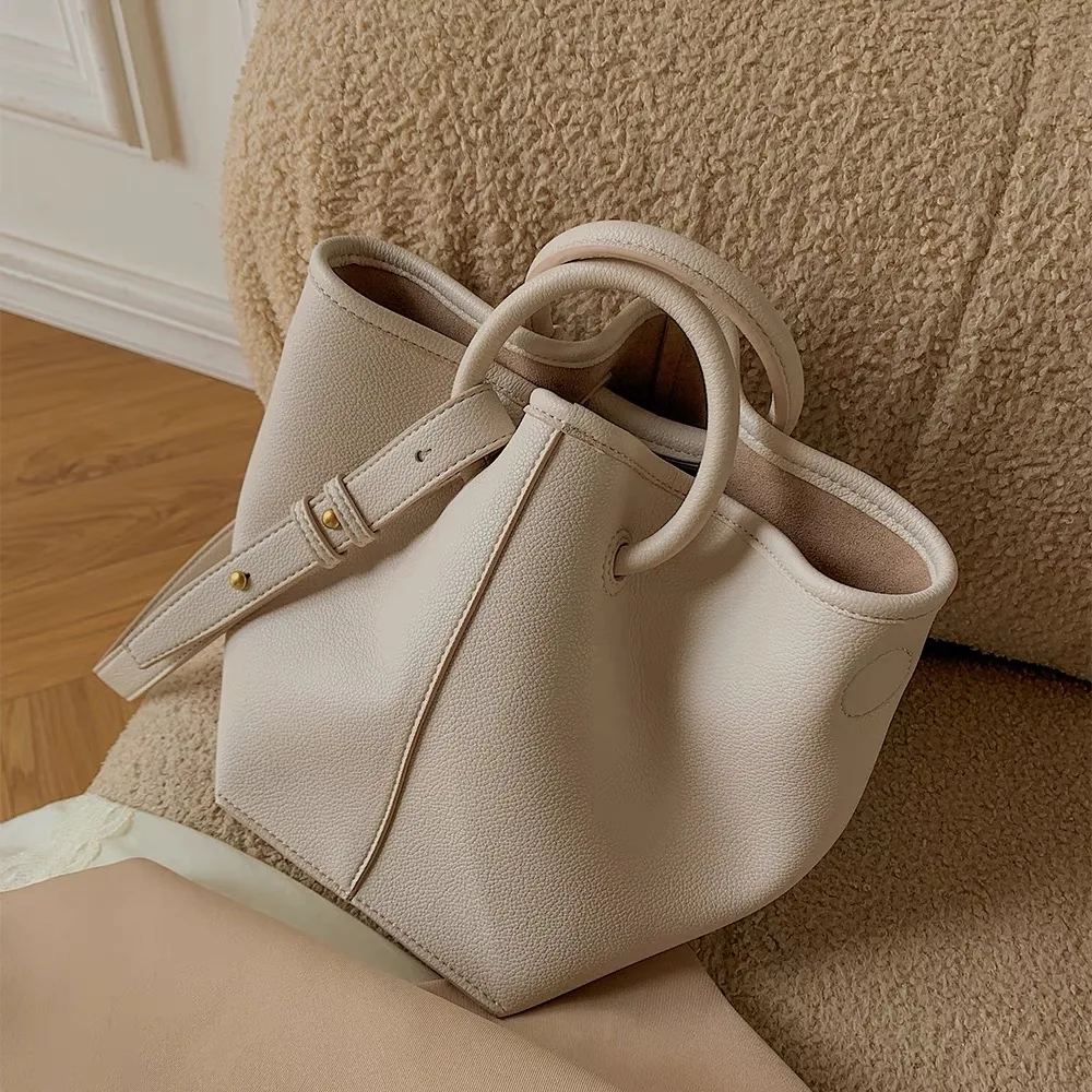 

Summer bag women's 2021 new fashion French niche design advanced sense of foreign look portable bucket messenger bag