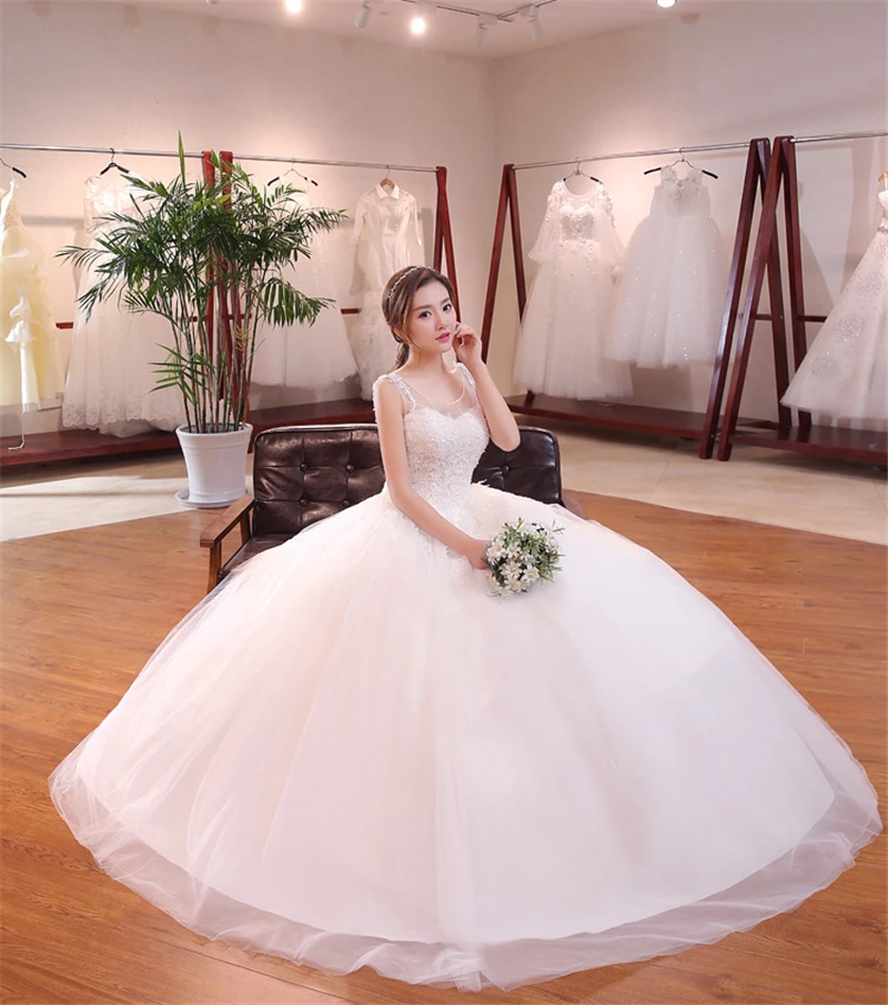 Свадебное платье со съемным шлейфом и круглым вырезом | Свадьбы торжества