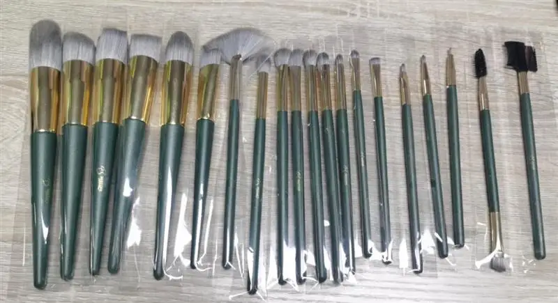 

20pcs Makeup Brushes Pro Pink Brush Set Powder EyeShadow Blending Eyeliner Eyelash Eyebrow Make up Beauty Cosmestic Brushes