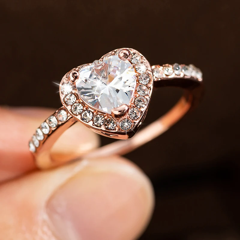

Trendy Rose Gold Crystal Heart Shaped Wedding Rings for Women Luxury Elegant Zircon Engagement Rings Jewelry Party Gifts