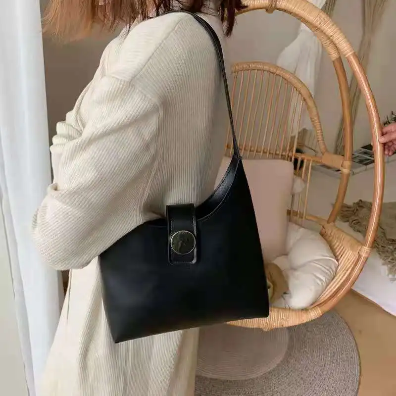 

Large-capacity female bag 2021 spring and summer new style PU Korean retro one-shoulder messenger bag bucket bag tote fashion ba
