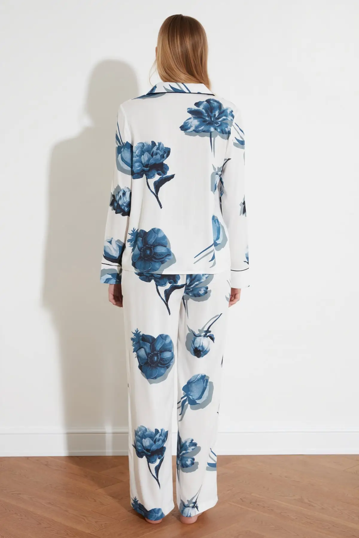 

Trendyol Flower Pattern Woven Pajamas set THMAW21PT0376