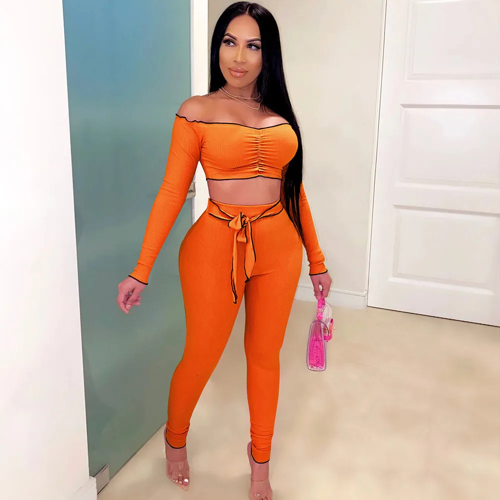 

Женский трикотажный комплект из двух предметов, короткий топ с открытыми плечами и леггинсы