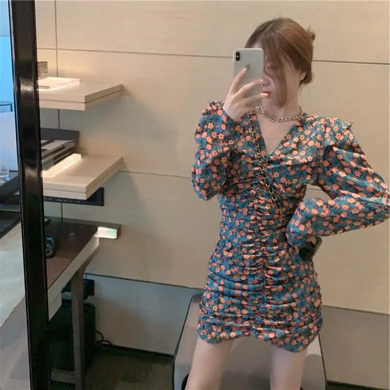 

Dress French Women Spring V-neck Puff Sleeve Floral Design Short Skirt Versatile One-Step Skirt Fashion Women Fairy