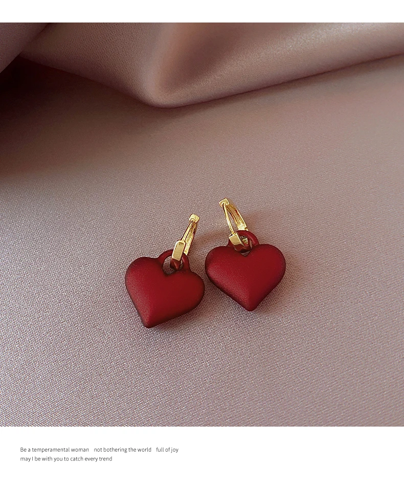 Модные серьги в виде красного сердца персикового сердца 2021 винтажные дизайнерские серьги с пряжкой для ушей на осень и зиму Новинка