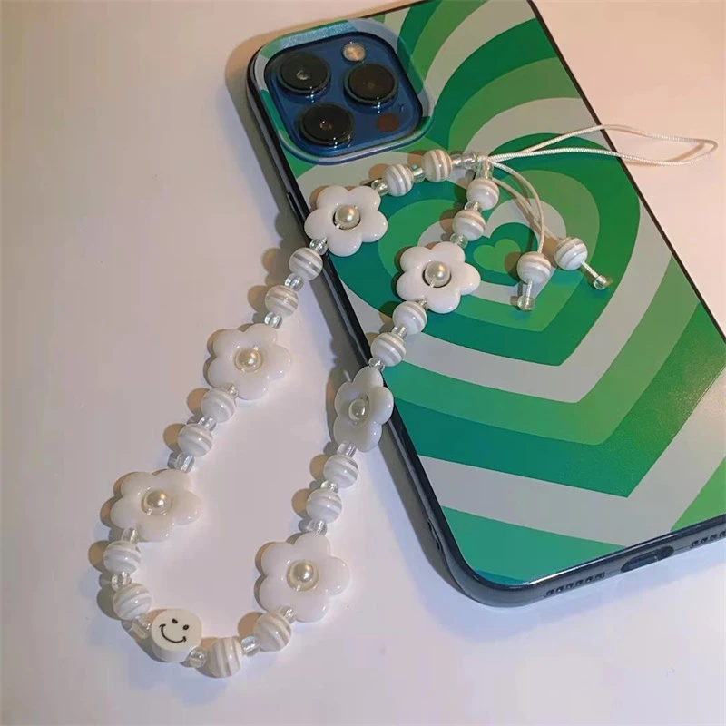 Simple White Flower Pearl Mobile Phone Lanyard Creative Soft Pottery Smiley Face Mobile Phone Chain Ladies Jewelry Best Gift