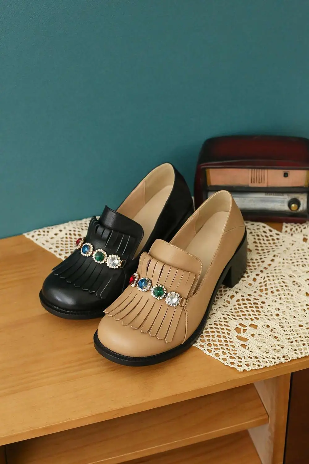 

Krazing Pot european style natural leather crystal decorations fringe round toe thick high heel slip on gorgeous women pumps L28