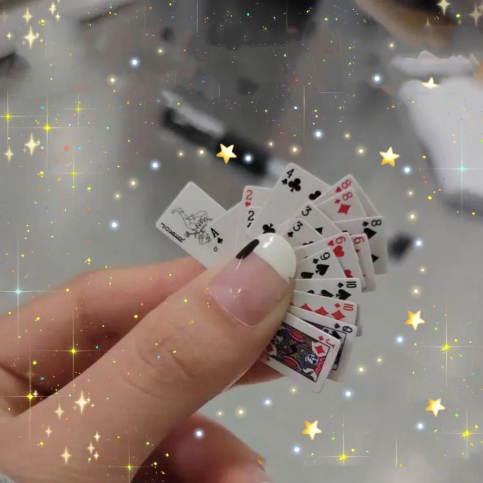 

10 комплектов, милые миниатюрные игры в масштаб 1:12, лазерные мини-покеры для украшения дома