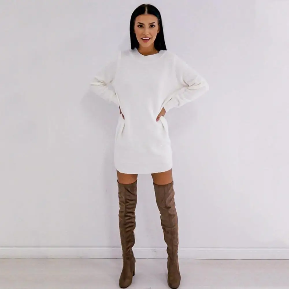 Женское облегающее платье с открытой спиной круглым вырезом длинными рукавами и