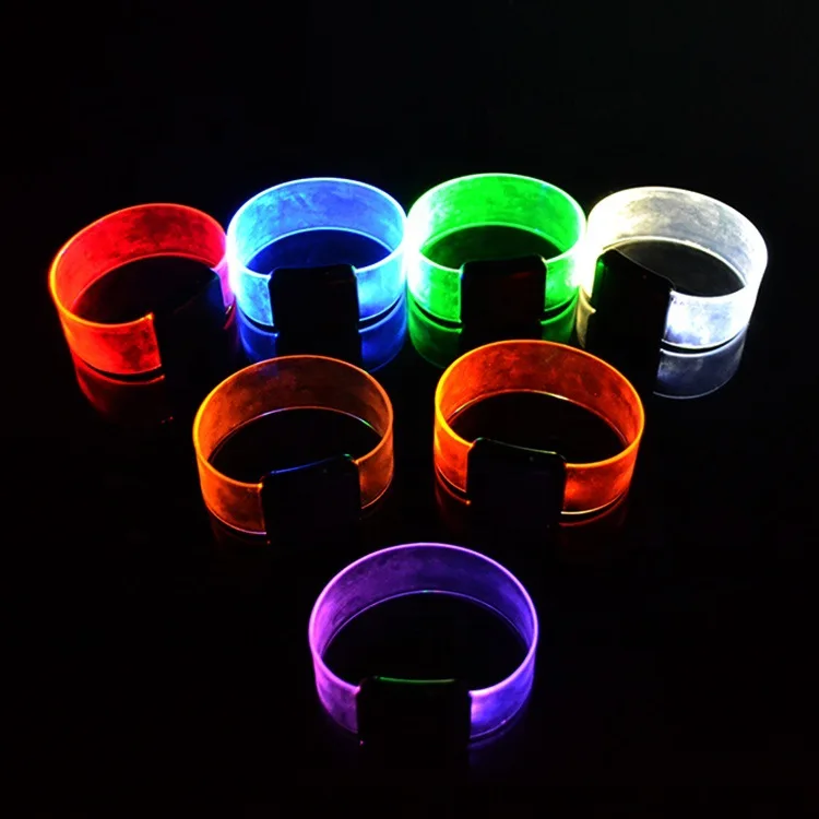 

ODILO 1PCS Magnetic Luminous Bracelet Activity Bar Jumping Disco Atmosphere Flashing Wrist Band Concert Fluorescent Bracelet