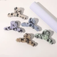 2021 new hair claw large geometric hollow cross furry leopard plastic hair clip for women hair accessories