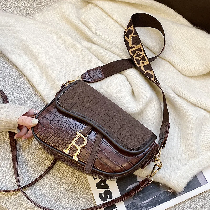 

2021 New Fashion Saddle Women Bag Shoulder Handle Trend Casual Hasp Zipper PU Material Polyester Inside Lock Ornament Bag