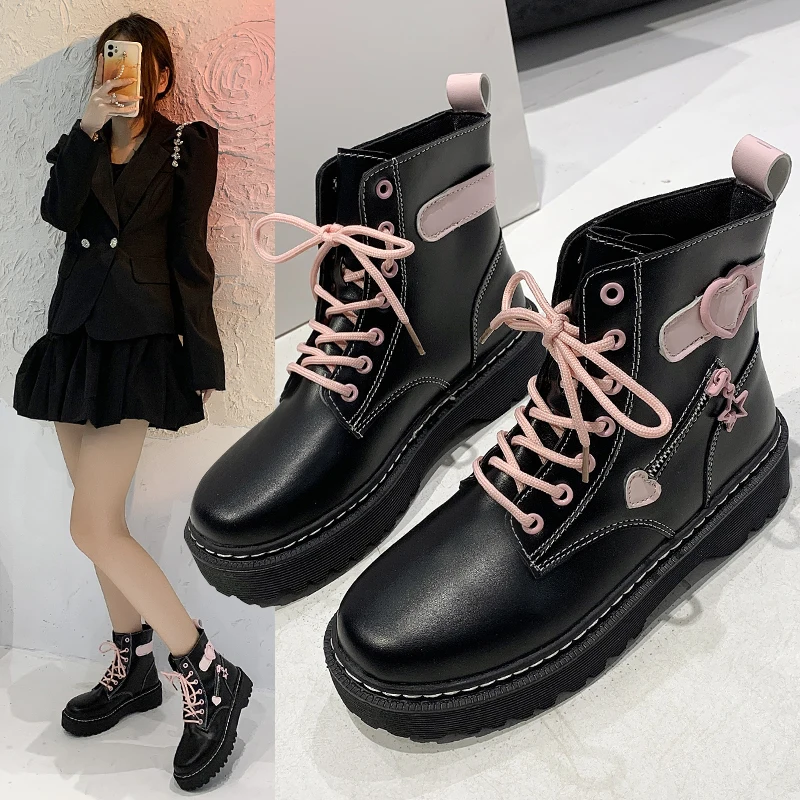 

The new Martin boots, the Spring and autumn 2021, the new lace-up, the British boots, the love-hearts, the zippers, the black bo