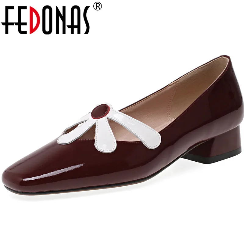 

FEDONAS/Женская обувь из натуральной кожи с милыми цветами; Сезон лето; Новинка; Туфли-лодочки на толстом каблуке; Женская обувь; Коллекция 2021 го...