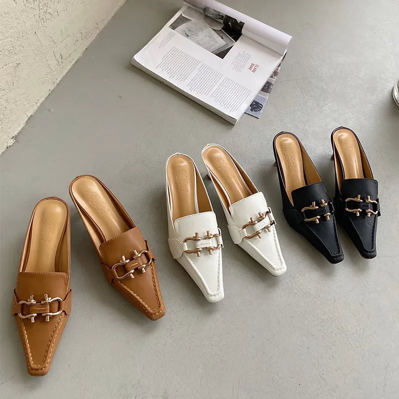 

Newest 2020 Summer Fashion Brand Mules Slipper Med Heel Outsides Ladies Slides Pointed Toe Slip On Luxury Beach Mules Shoes